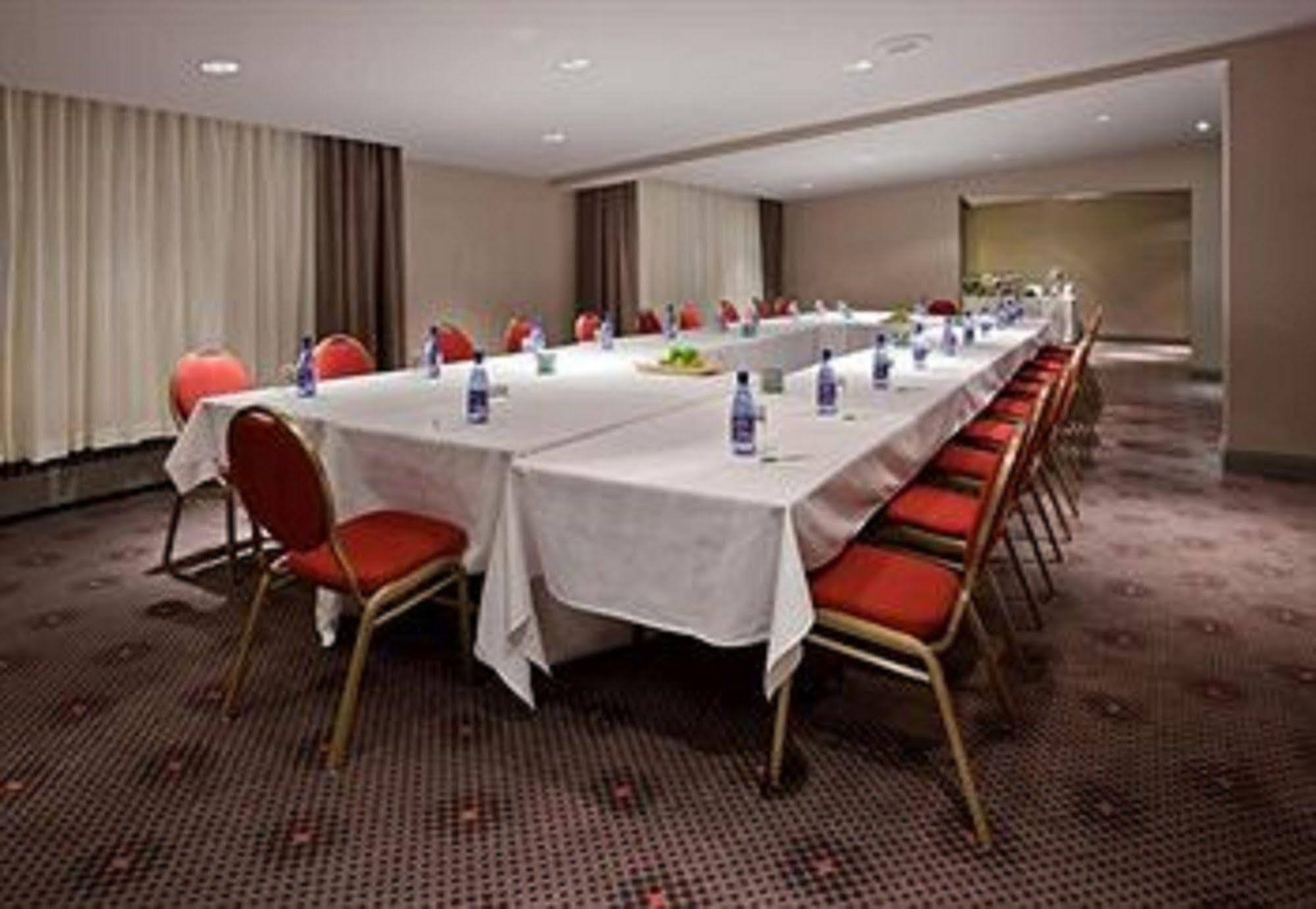 Holiday Inn Toronto Airport East By Ihg Negócio foto